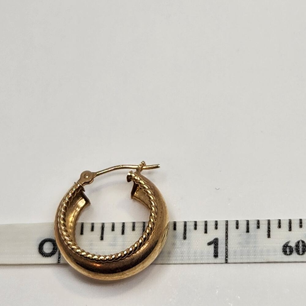 JCM 14k Yellow Gold Small Wide Hoop Earrings Rope Textured Edge Jacmel Mauritius - Picture 6 of 7